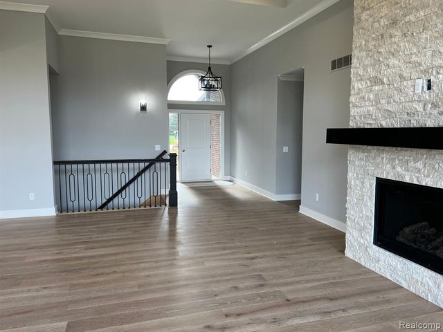 5873 Saratoga Drive, Oxford, MI 48371