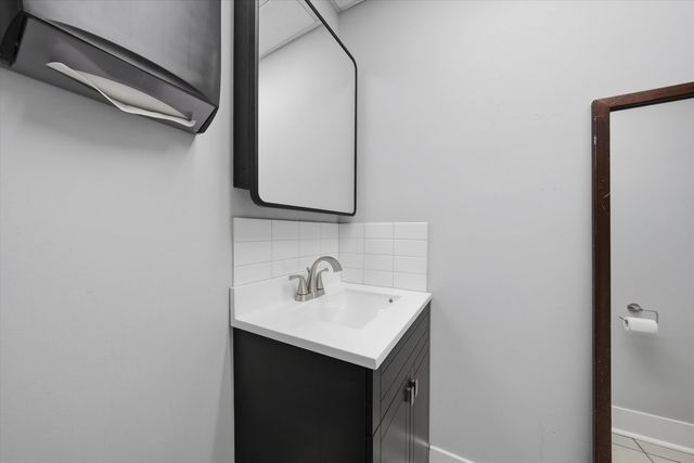 2701 S Saint Louis Avenue, Chicago, IL 60623