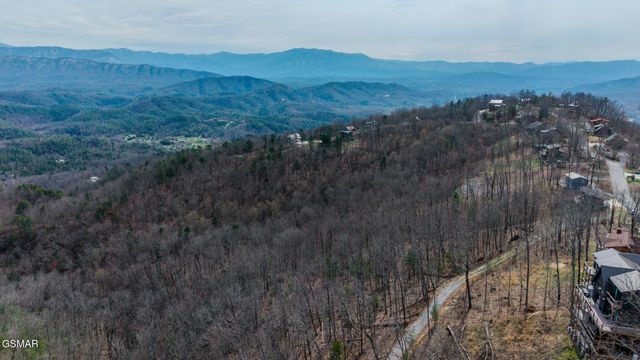 1 Shell Mountain Road, Sevierville, TN 37876