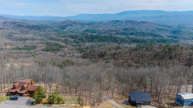 1 Shell Mountain Road, Sevierville, TN 37876