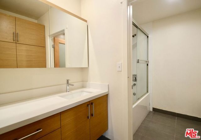 7917 Selma Avenue 327, Los Angeles, CA 90046