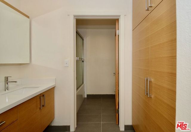7917 Selma Avenue 327, Los Angeles, CA 90046