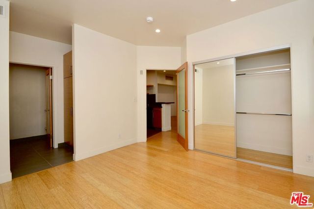 7917 Selma Avenue 327, Los Angeles, CA 90046