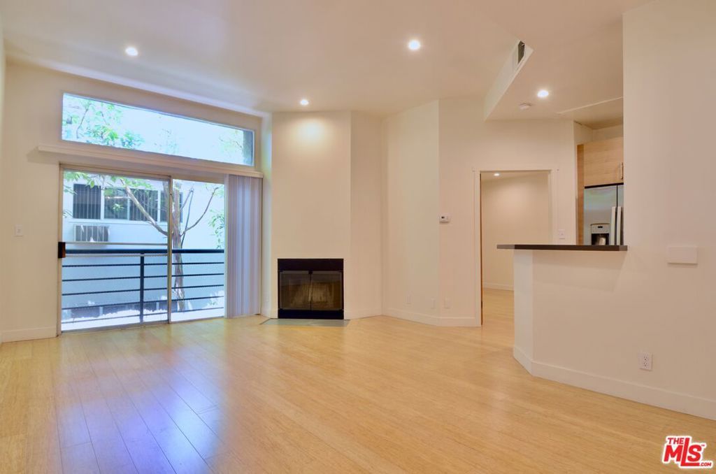7917 Selma Avenue 327, Los Angeles, CA 90046