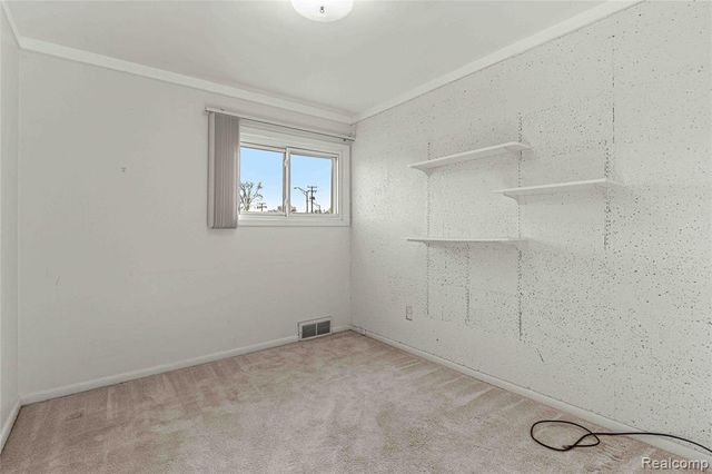 27704 Maplewood Street, Garden City, MI 48135