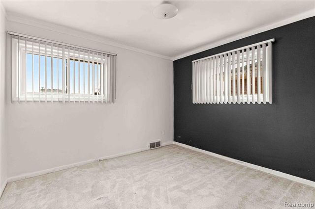 27704 Maplewood Street, Garden City, MI 48135