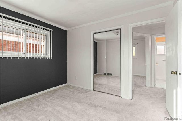 27704 Maplewood Street, Garden City, MI 48135