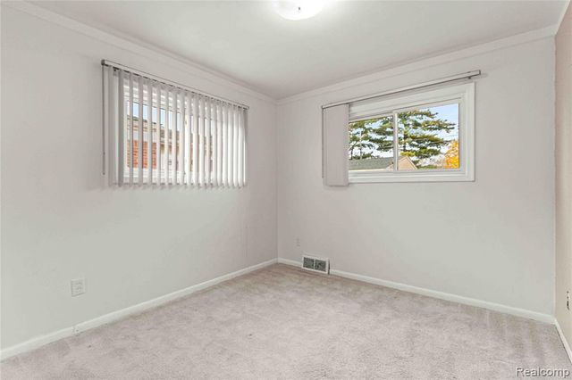 27704 Maplewood Street, Garden City, MI 48135