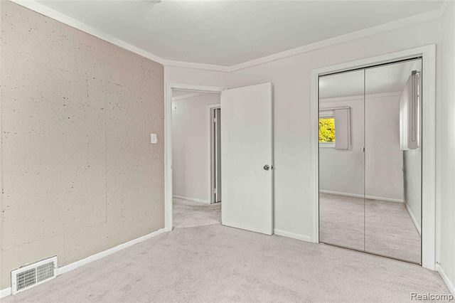 27704 Maplewood Street, Garden City, MI 48135