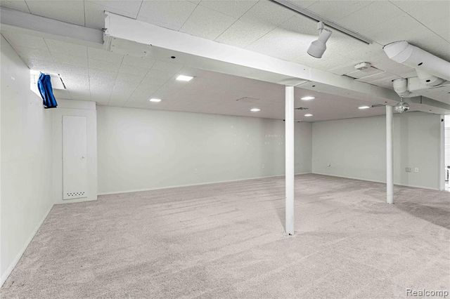 27704 Maplewood Street, Garden City, MI 48135