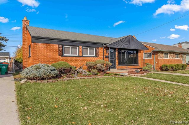 27704 Maplewood Street, Garden City, MI 48135