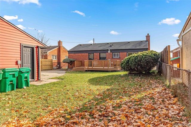 27704 Maplewood Street, Garden City, MI 48135