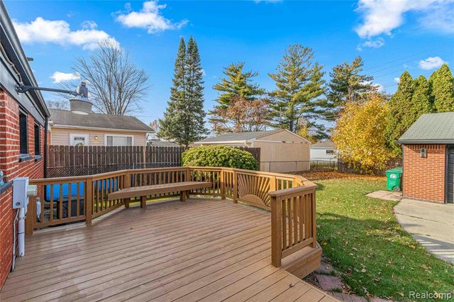 27704 Maplewood Street, Garden City, MI 48135