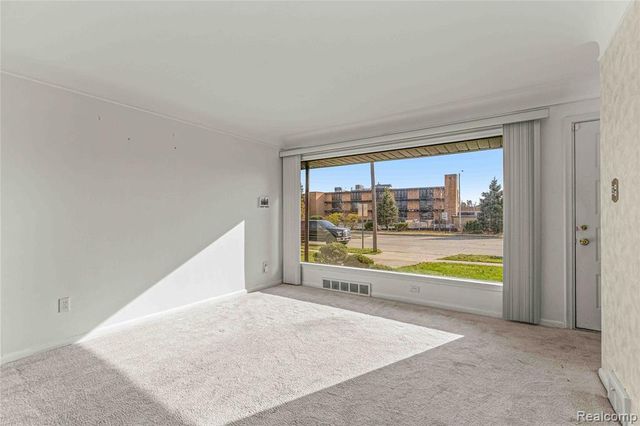 27704 Maplewood Street, Garden City, MI 48135