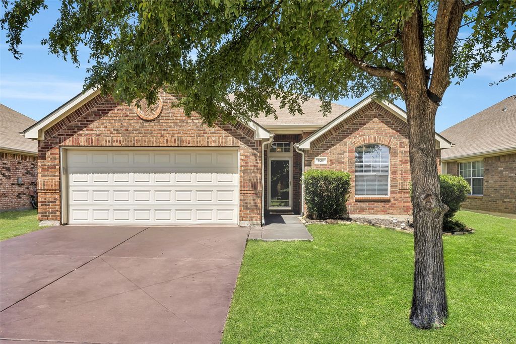 821 Austin Lane, Lavon, TX 75166