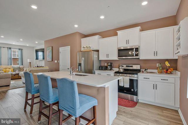 9608 FAGAN DR, Bowie, MD 20721