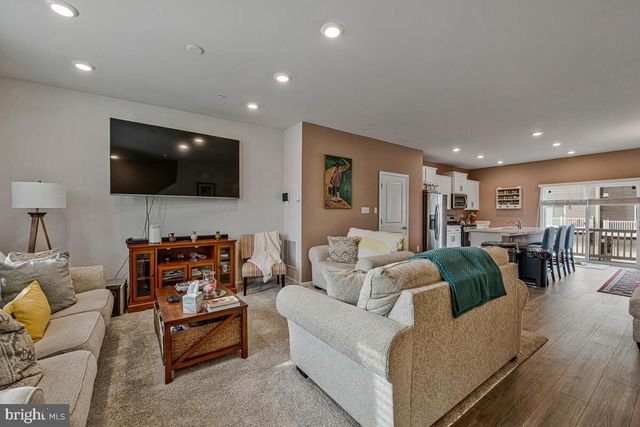 9608 FAGAN DR, Bowie, MD 20721