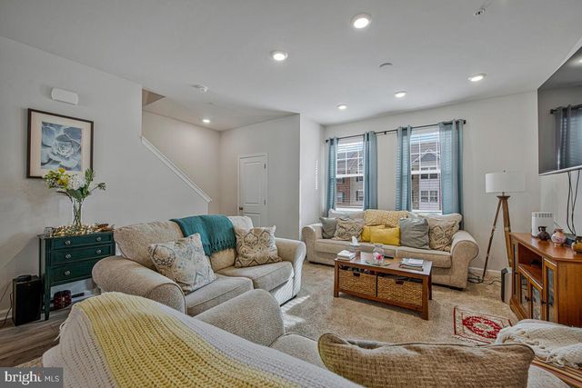 9608 FAGAN DR, Bowie, MD 20721