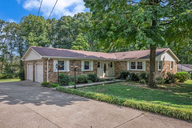 126 Robin Hood Rd, Dickson, TN 37055