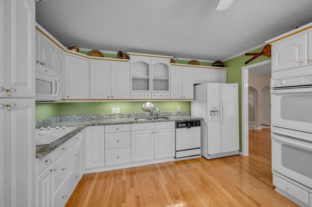 126 Robin Hood Rd, Dickson, TN 37055