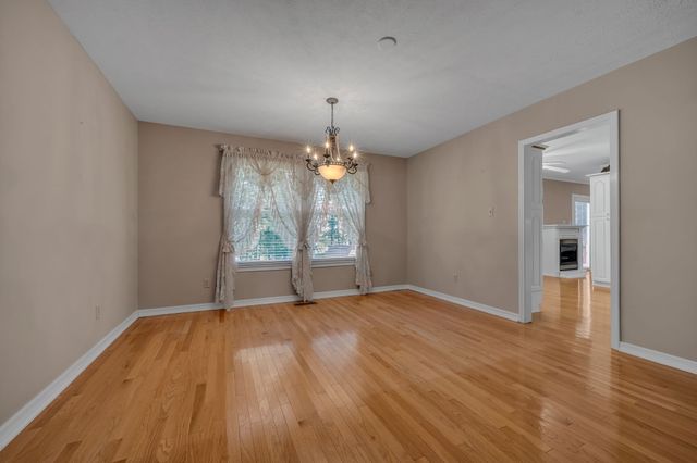 126 Robin Hood Rd, Dickson, TN 37055