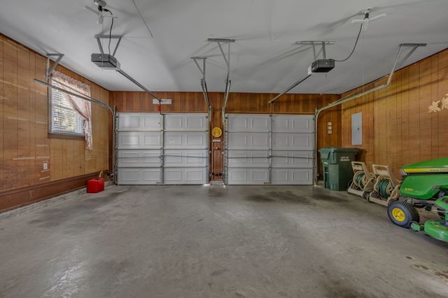 126 Robin Hood Rd, Dickson, TN 37055