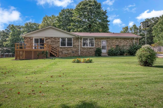 126 Robin Hood Rd, Dickson, TN 37055