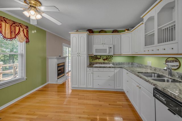 126 Robin Hood Rd, Dickson, TN 37055