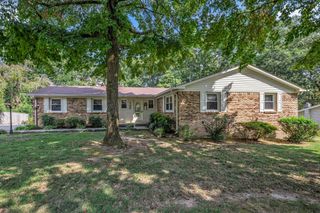 126 Robin Hood Rd, Dickson, TN 37055