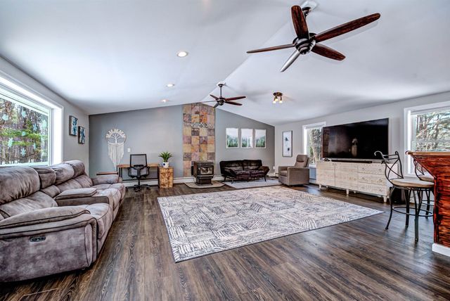 12 Shelly Drive, Pelham, NH 03076