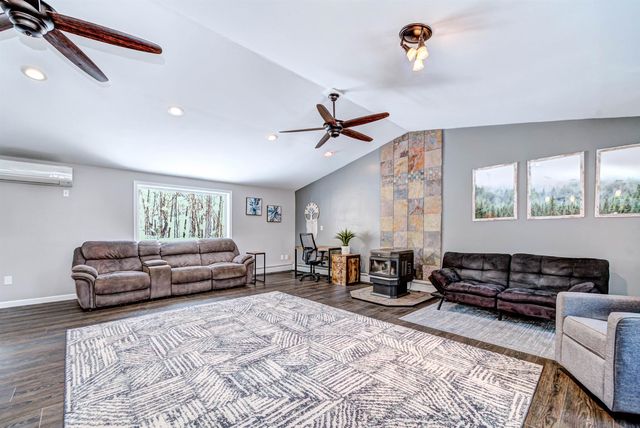 12 Shelly Drive, Pelham, NH 03076