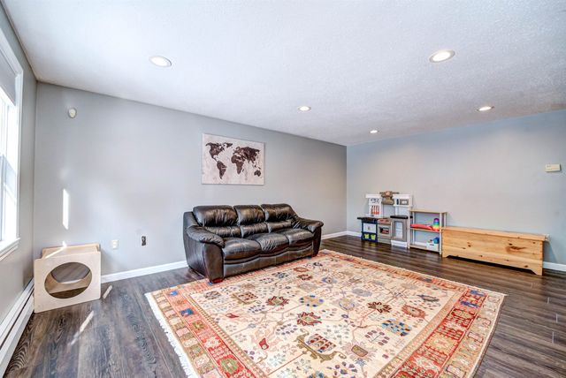 12 Shelly Drive, Pelham, NH 03076