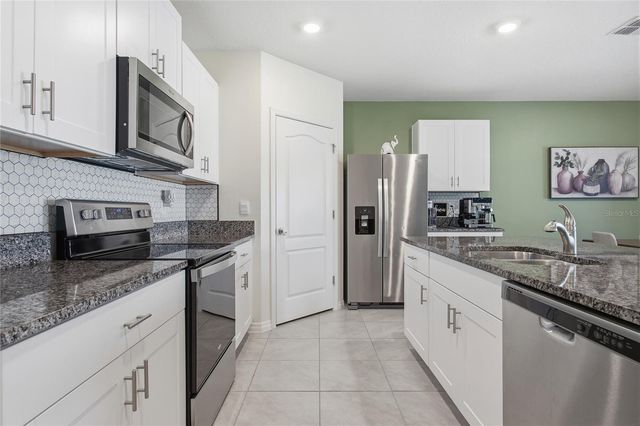 489 LADY GRACE PLACE, Deland, FL 32724