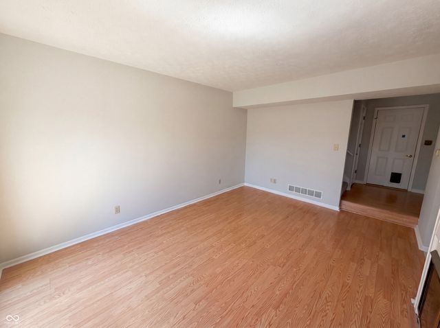 9463 Maple Way, Indianapolis, IN 46268