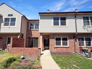 9463 Maple Way, Indianapolis, IN 46268