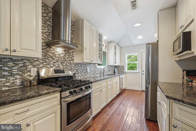 6425 4TH AVE, Takoma Park, MD 20912