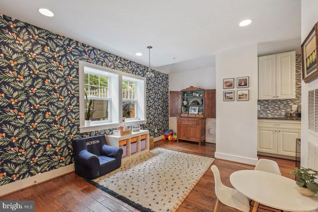 6425 4TH AVE, Takoma Park, MD 20912