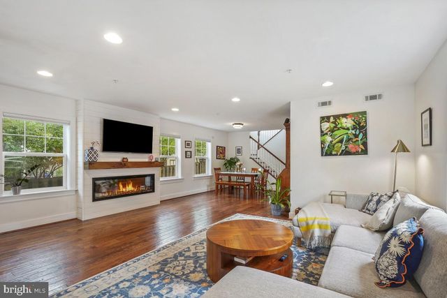 6425 4TH AVE, Takoma Park, MD 20912