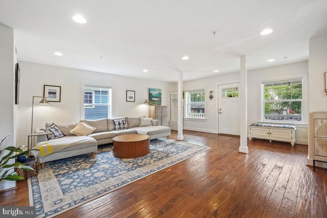 6425 4TH AVE, Takoma Park, MD 20912