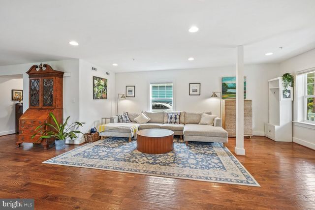 6425 4TH AVE, Takoma Park, MD 20912