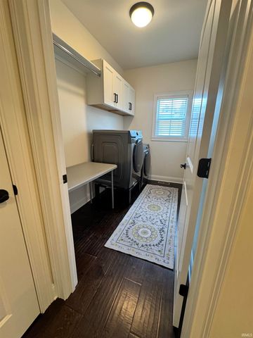 4244 Meadowbrook Lane, Newburgh, IN 47630