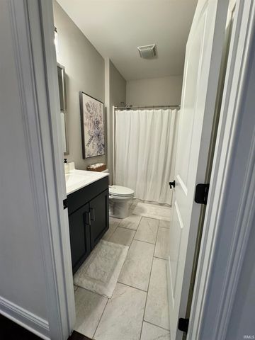 4244 Meadowbrook Lane, Newburgh, IN 47630