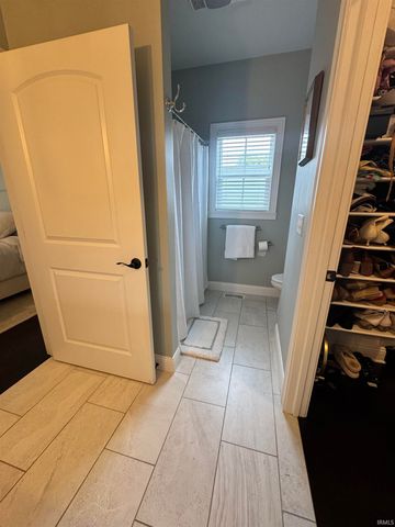 4244 Meadowbrook Lane, Newburgh, IN 47630