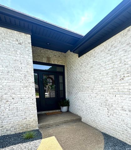 4244 Meadowbrook Lane, Newburgh, IN 47630
