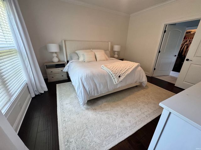 4244 Meadowbrook Lane, Newburgh, IN 47630