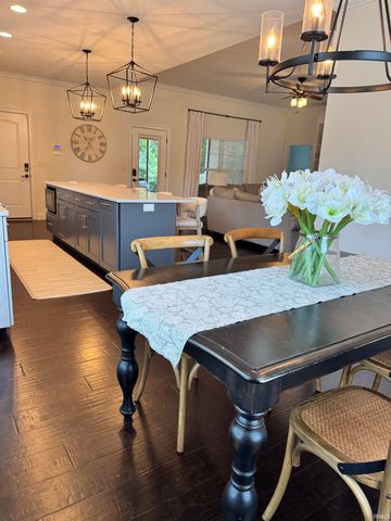 4244 Meadowbrook Lane, Newburgh, IN 47630