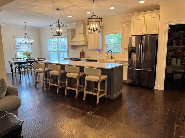 4244 Meadowbrook Lane, Newburgh, IN 47630