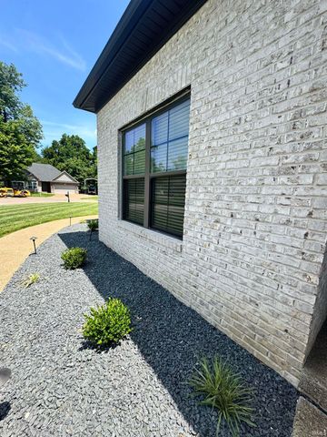 4244 Meadowbrook Lane, Newburgh, IN 47630