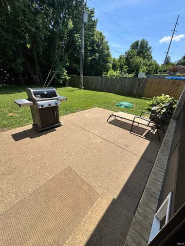 4244 Meadowbrook Lane, Newburgh, IN 47630