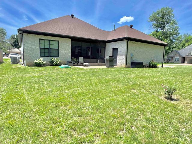 4244 Meadowbrook Lane, Newburgh, IN 47630
